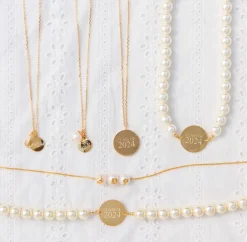 World'S Your Oyster Silver Necklace --Class Of 2024
